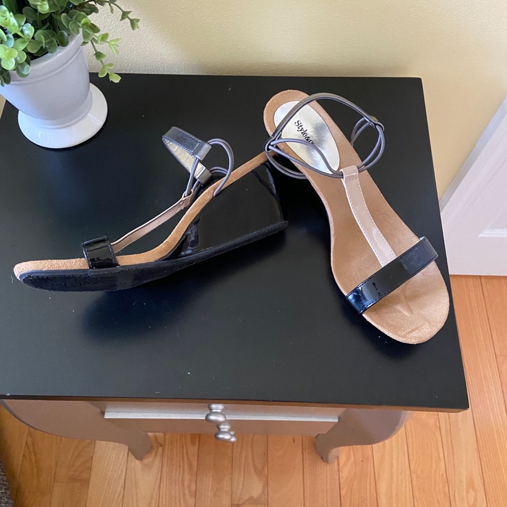 Sandals - Picture 2 of 2